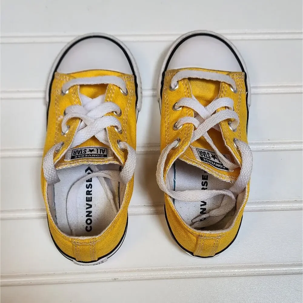 Converse Kids Chuck Taylor All Star Low Sneakers Size 9 Yellow